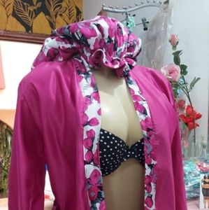 Fushia pink robe and hair bonnet. New.